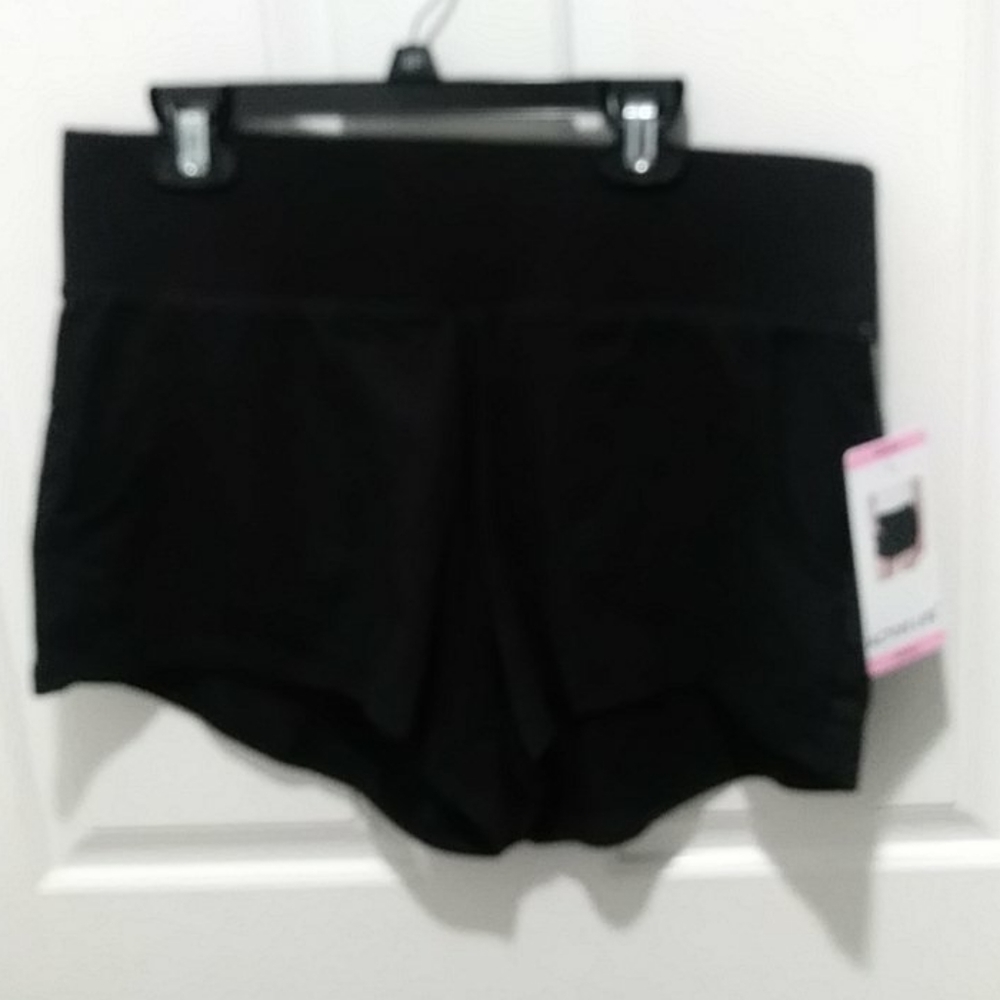 Active Life Shorts - Picture 2 of 3